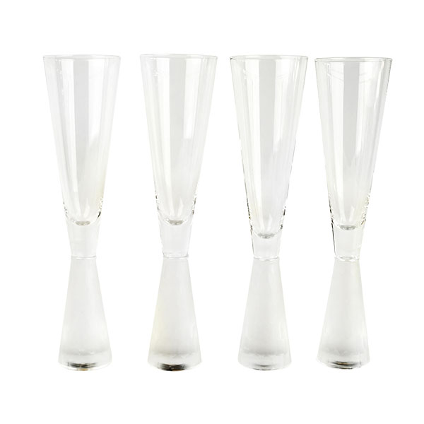 https://jandeluzlinens.com/wp-content/uploads/2015/11/verglass-champagne-flutes.jpg