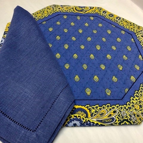 reversible octagonal quilted placemat